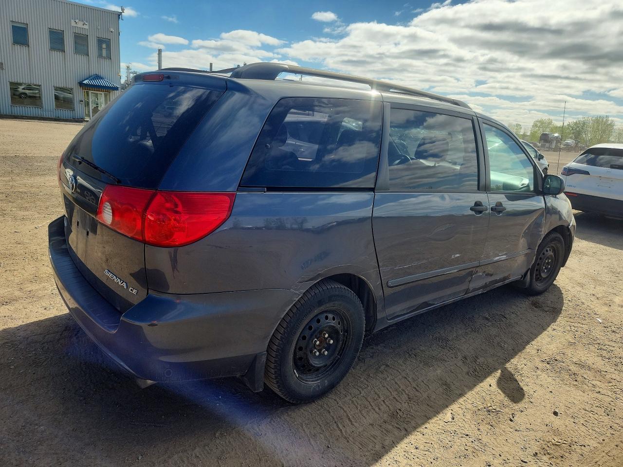 2007 TOYOTA SIENNA CE photo 5