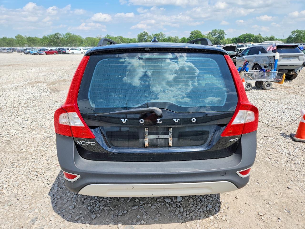 2011 VOLVO XC70 3.2 photo 16