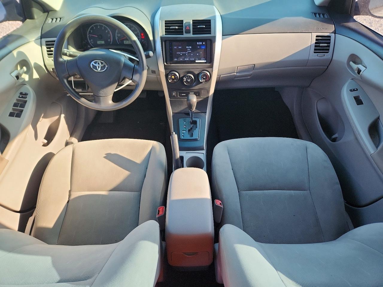 2013 TOYOTA COROLLA L photo 22