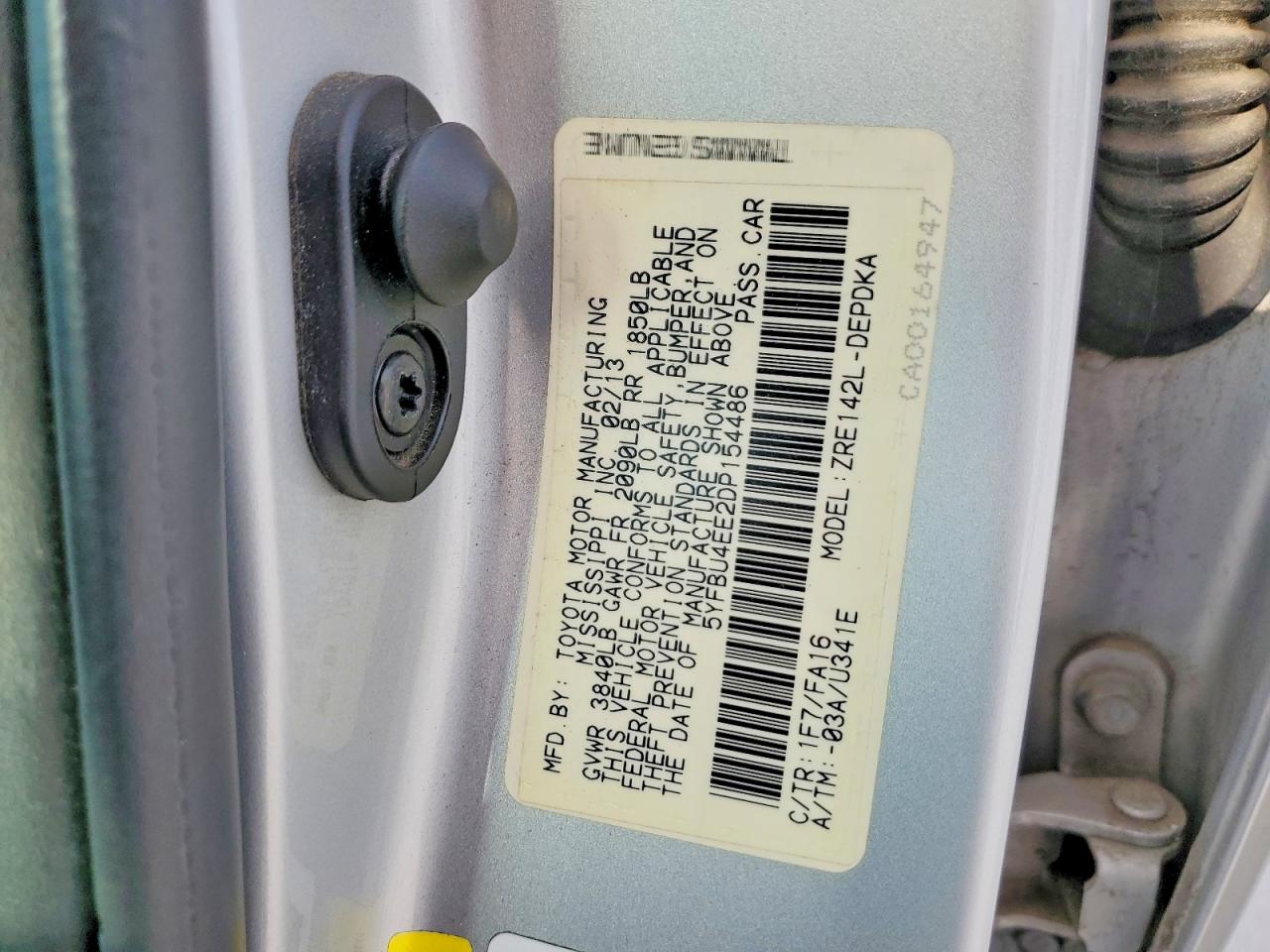 2013 TOYOTA COROLLA L photo 34
