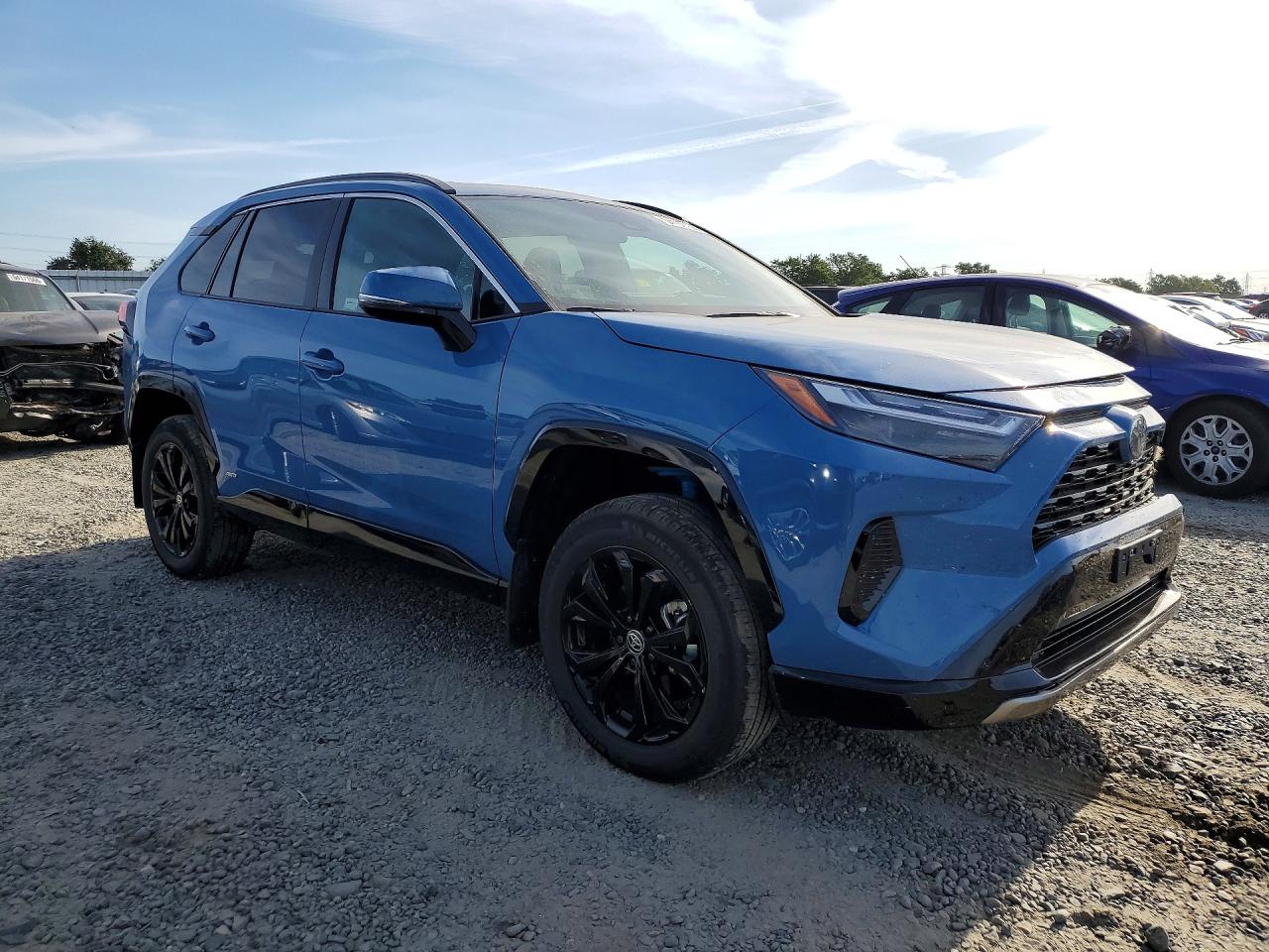 2024 TOYOTA RAV4 SE photo 10