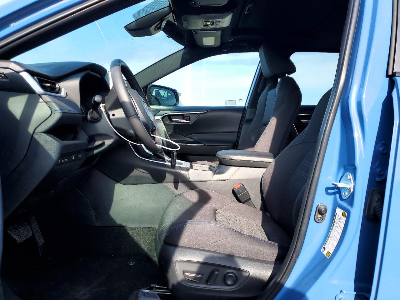 2024 TOYOTA RAV4 SE photo 19