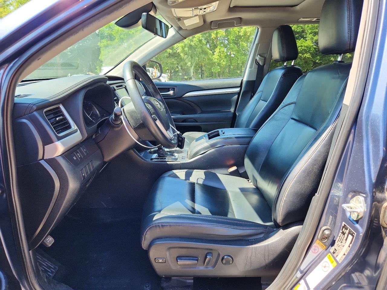 2019 TOYOTA HIGHLANDER photo 19