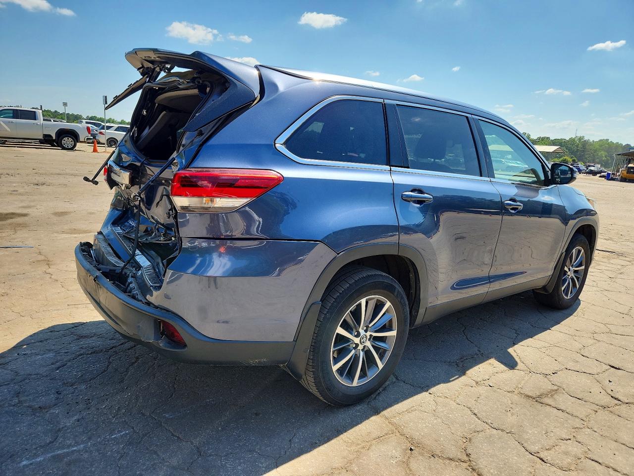 2019 TOYOTA HIGHLANDER photo 7