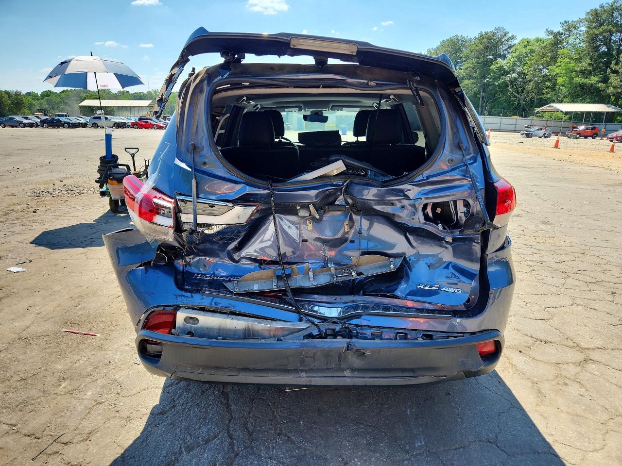 2019 TOYOTA HIGHLANDER photo 16