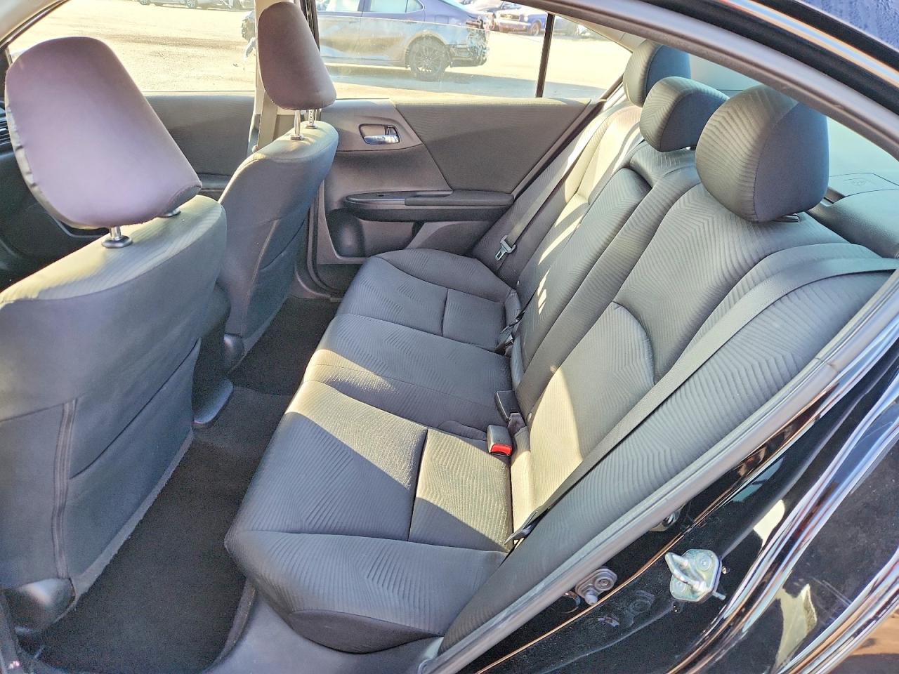 2015 HONDA ACCORD LX photo 28