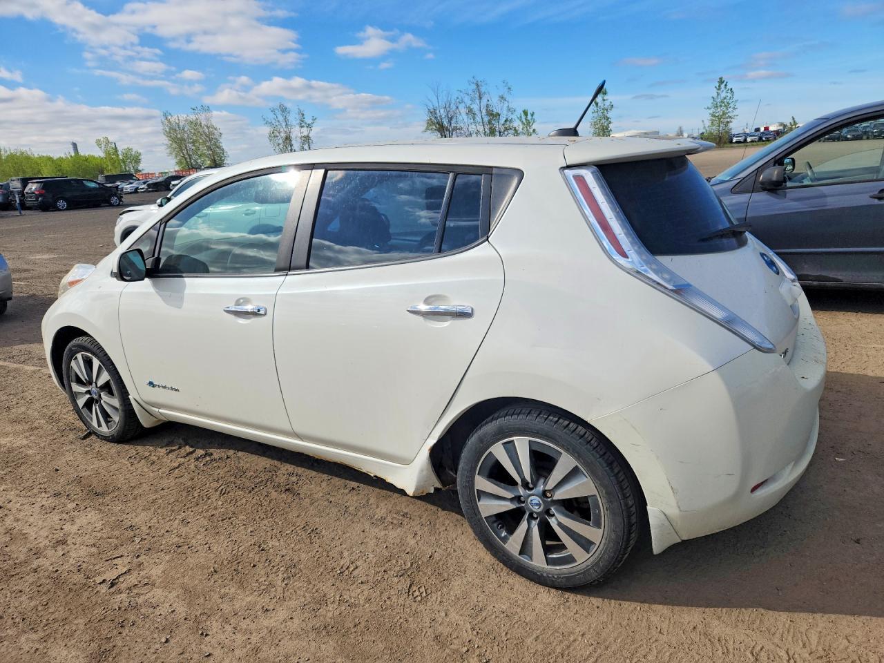 2013 NISSAN LEAF S photo 3