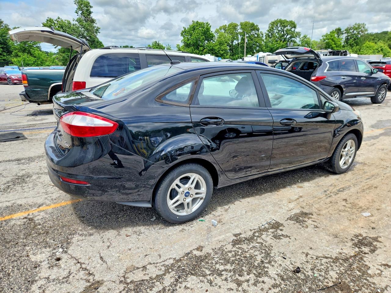 2019 FORD FIESTA SE photo 7