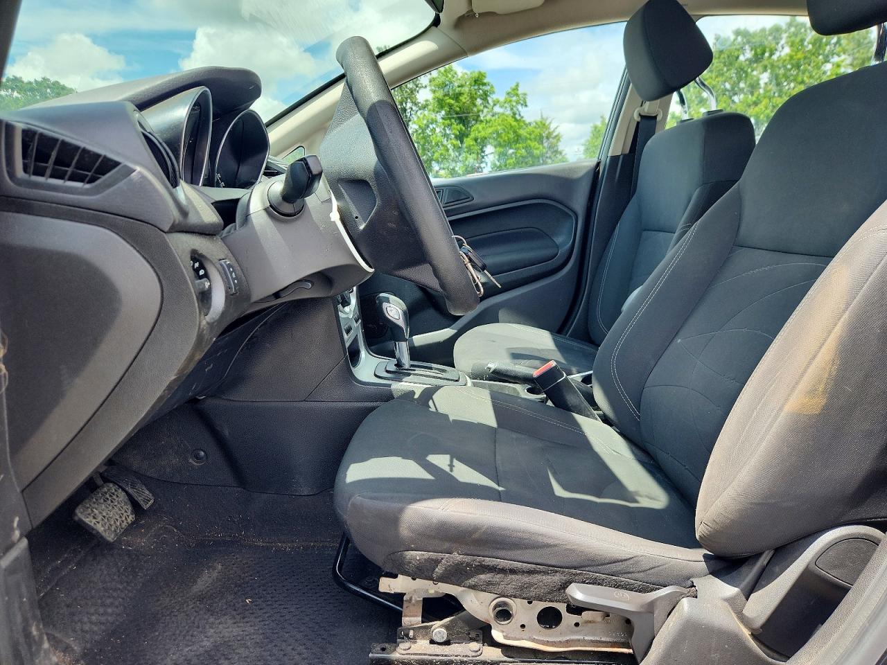 2019 FORD FIESTA SE photo 19