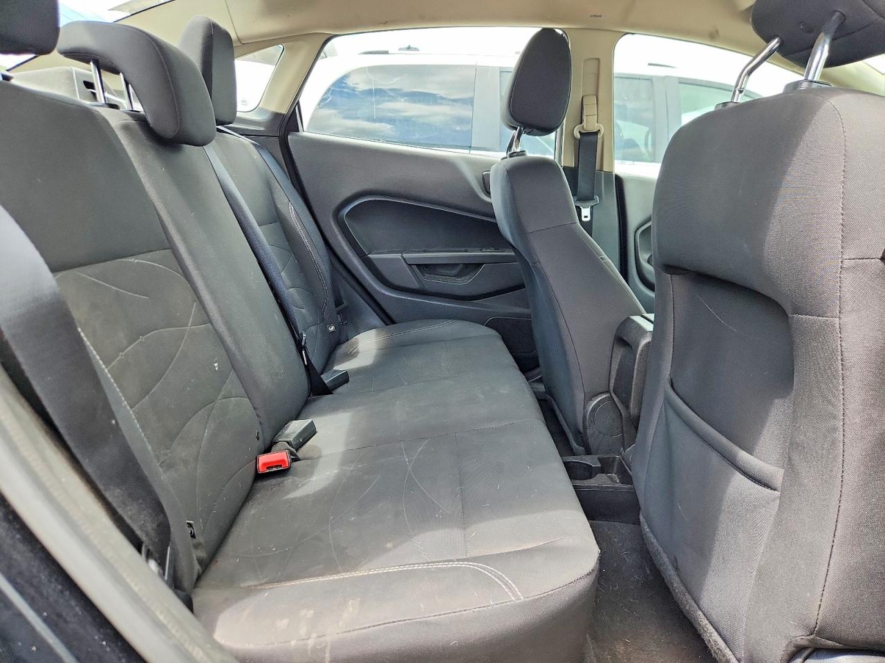 2019 FORD FIESTA SE photo 28