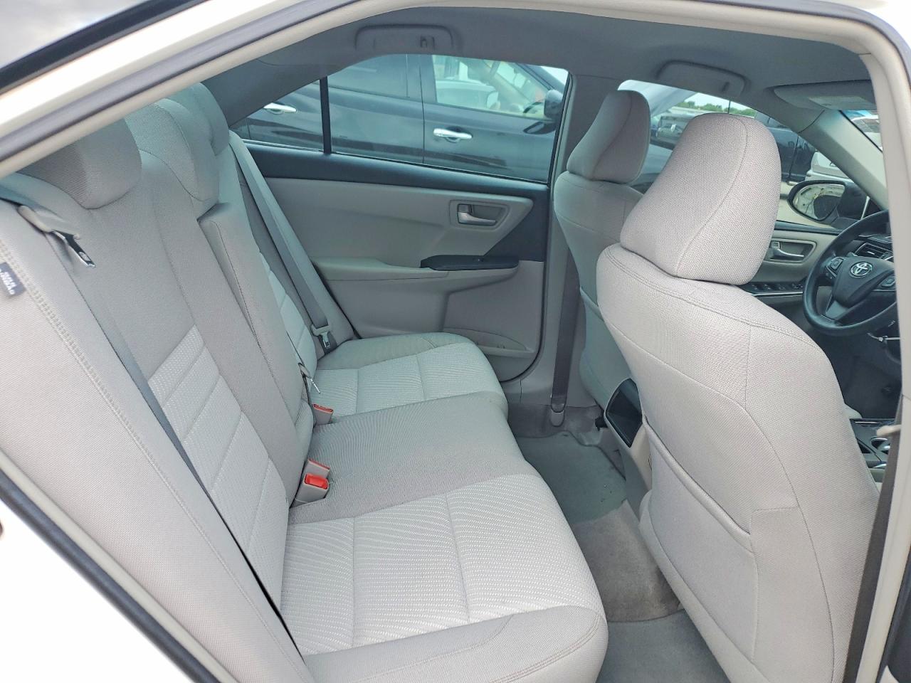 2017 TOYOTA CAMRY LE photo 19