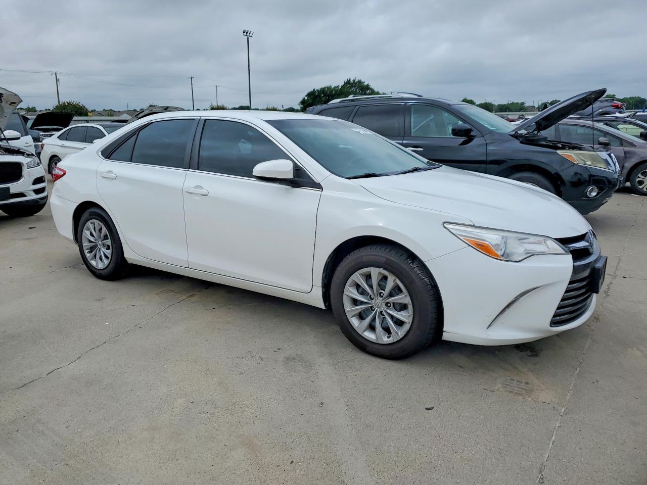 2017 TOYOTA CAMRY LE photo 7