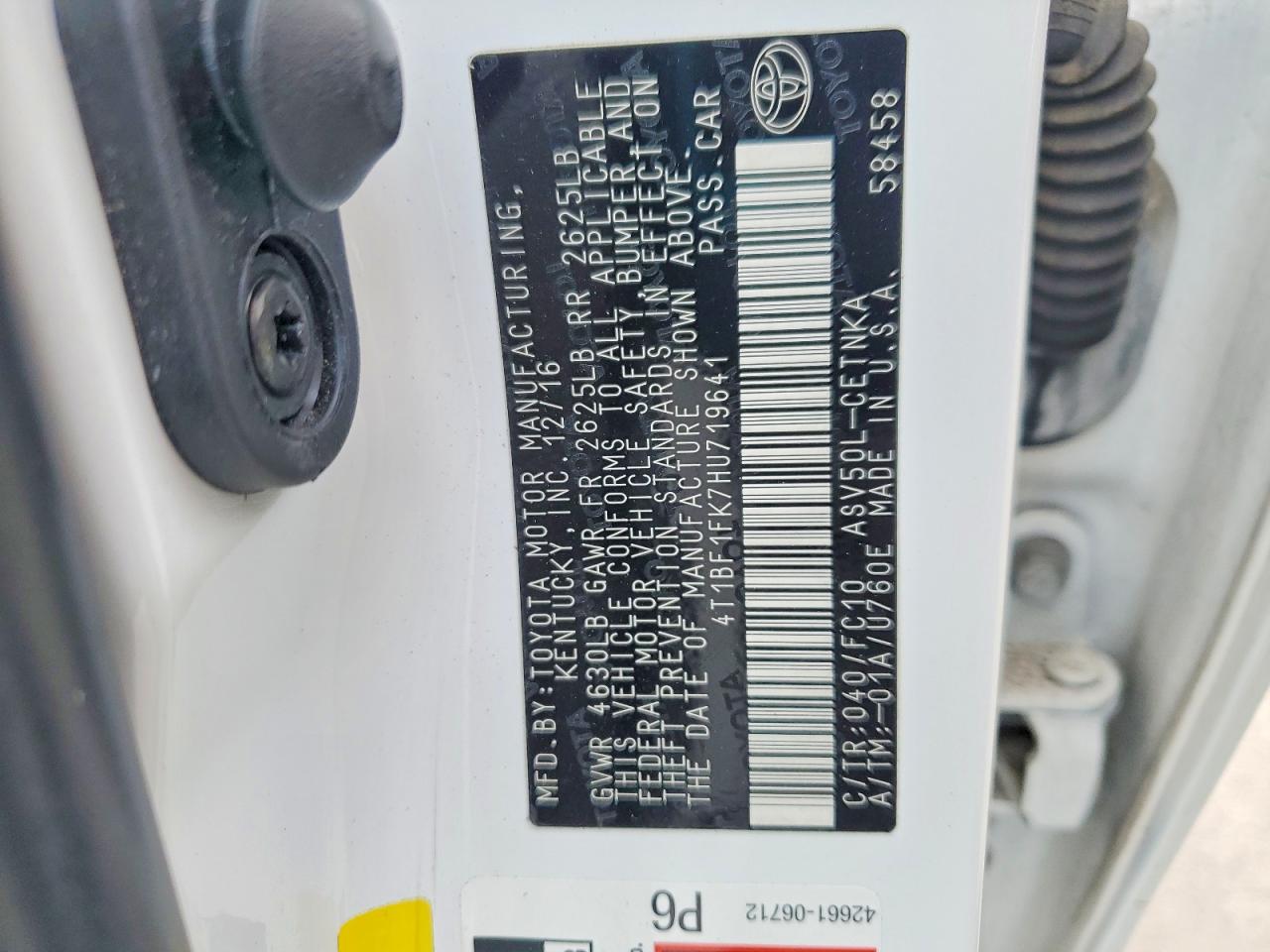2017 TOYOTA CAMRY LE photo 23