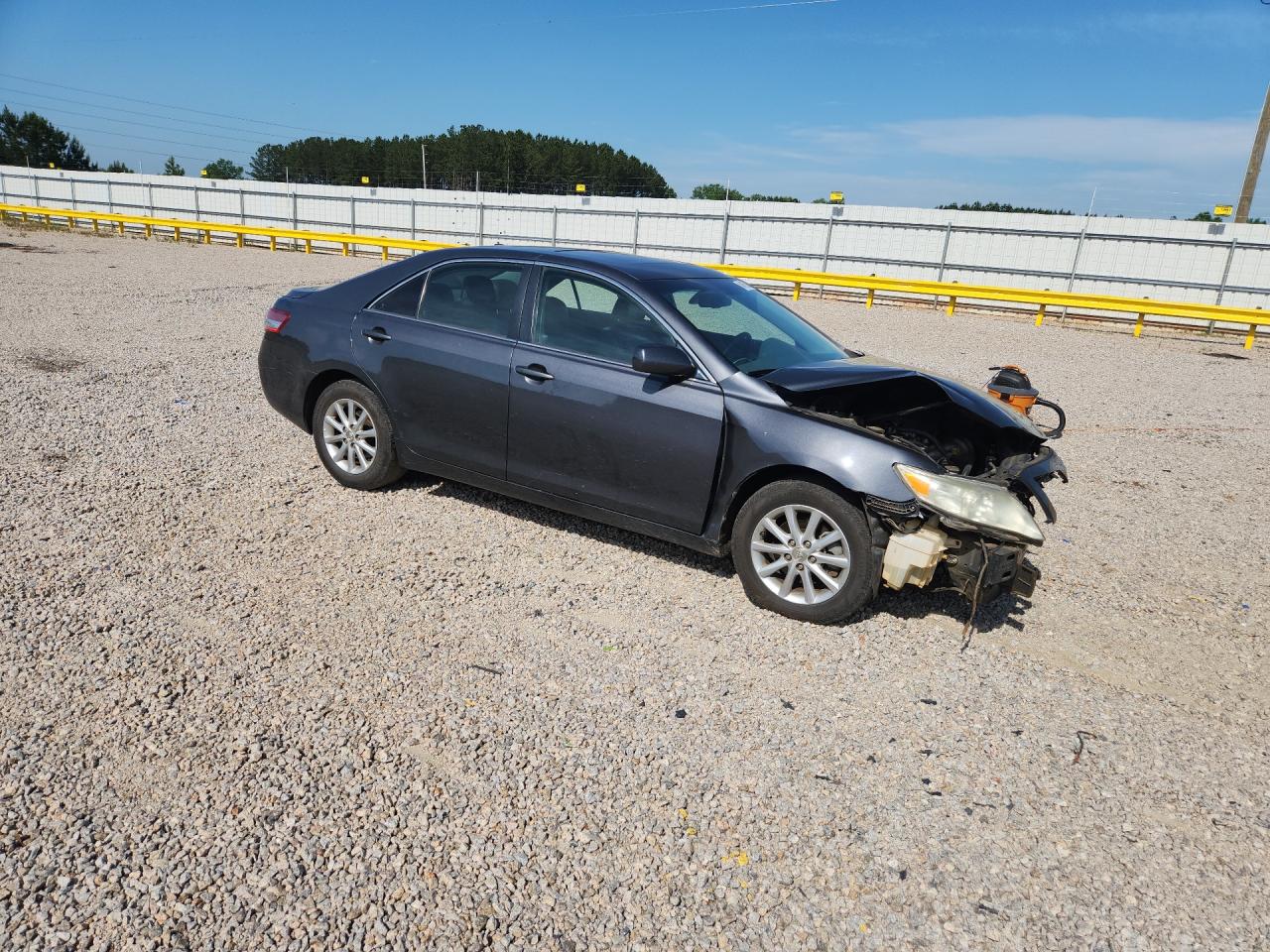 2011 TOYOTA CAMRY XLE photo 7