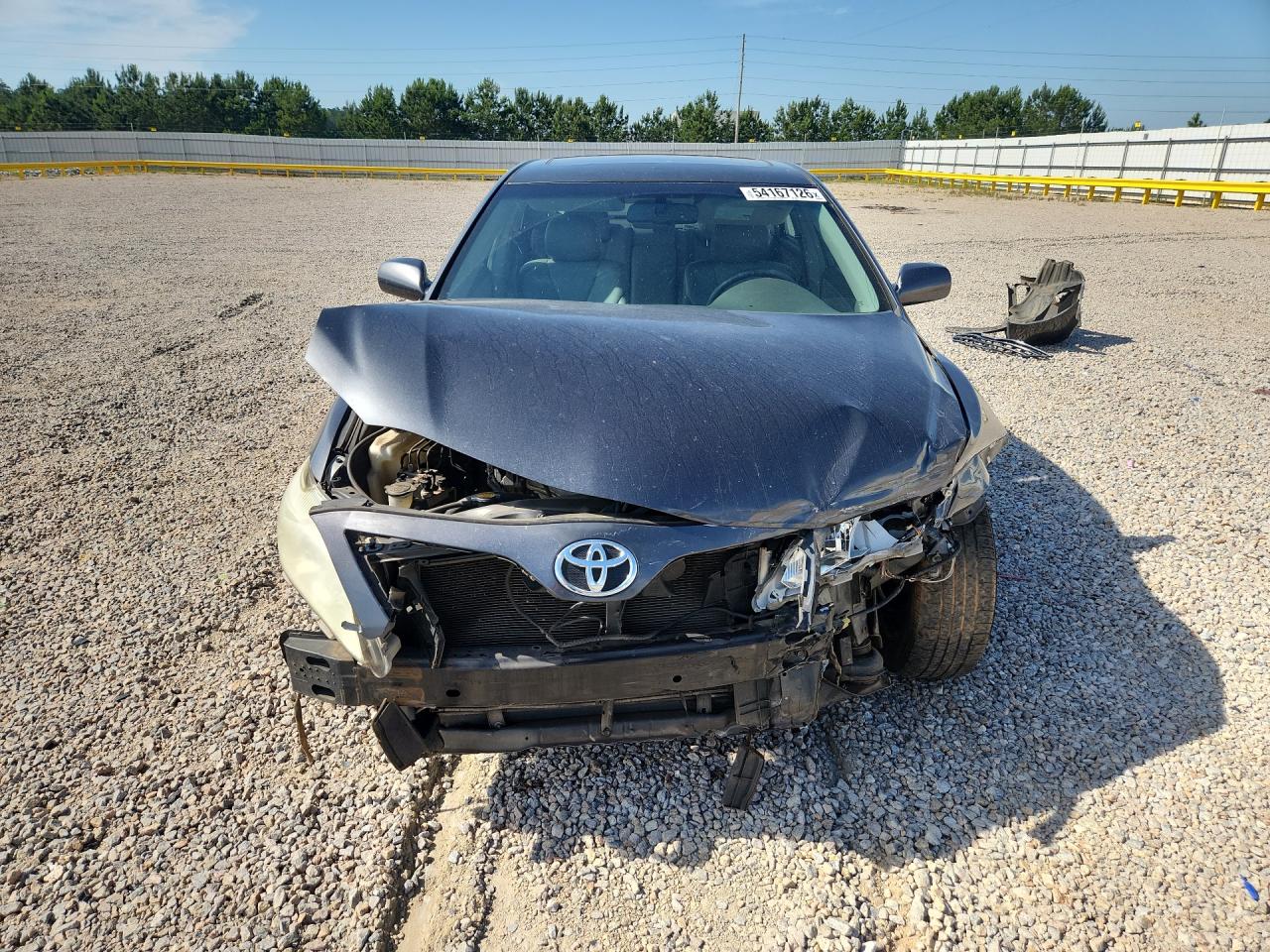 2011 TOYOTA CAMRY XLE photo 9