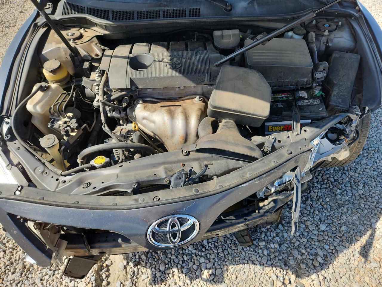 2011 TOYOTA CAMRY XLE photo 21