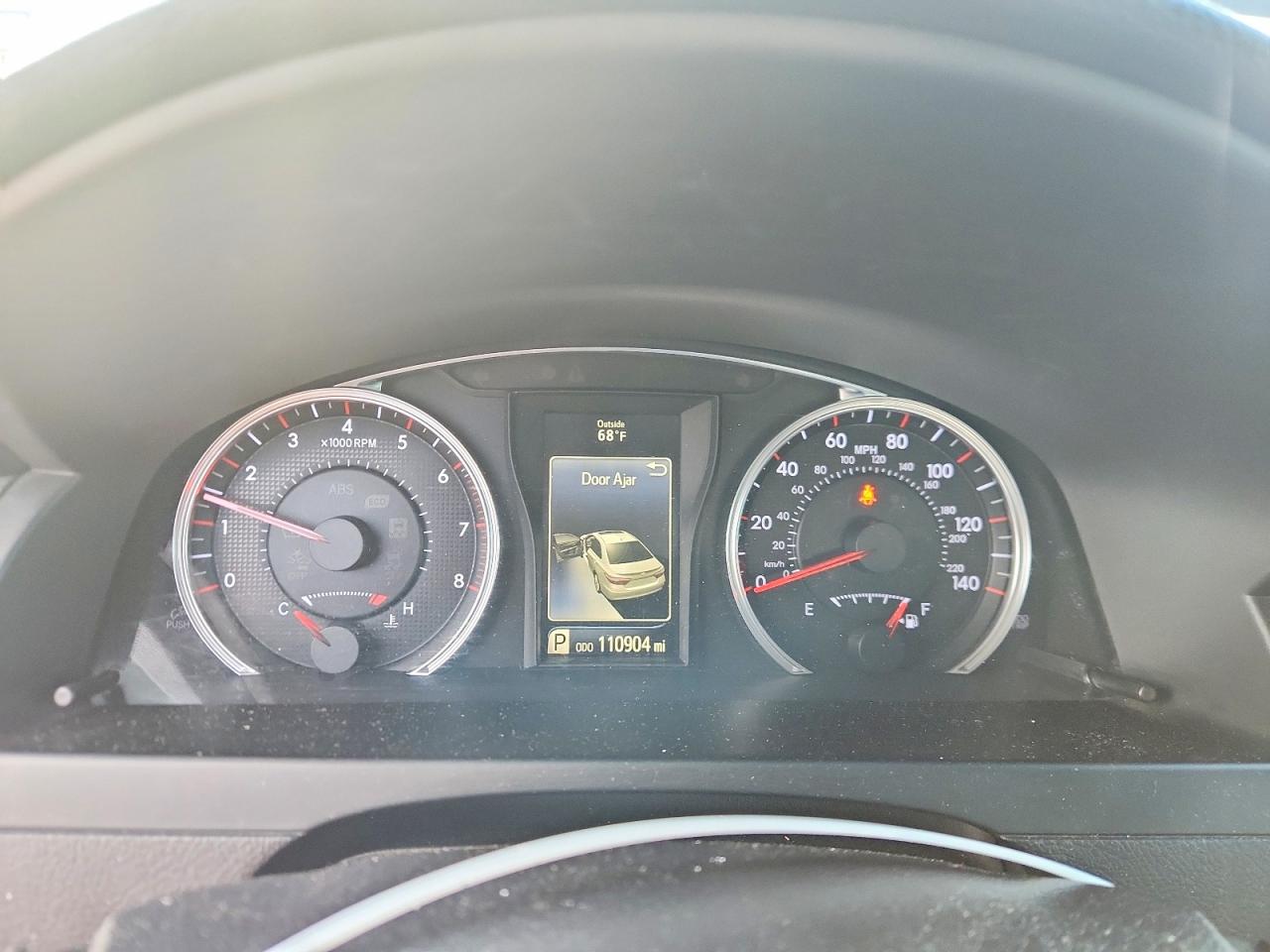 2015 TOYOTA CAMRY XSE photo 25