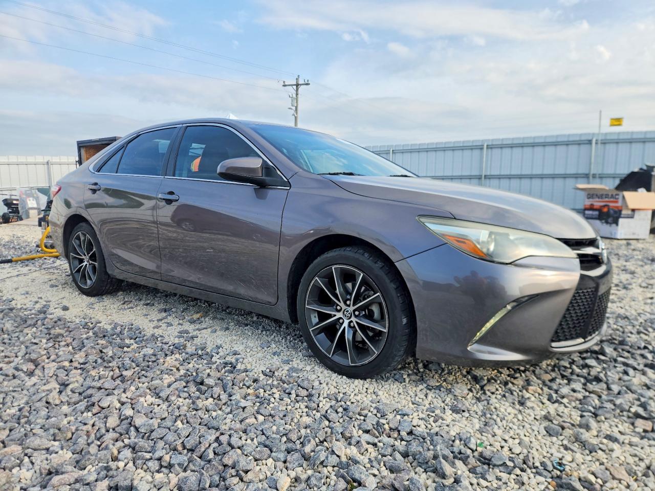 2015 TOYOTA CAMRY XSE photo 10
