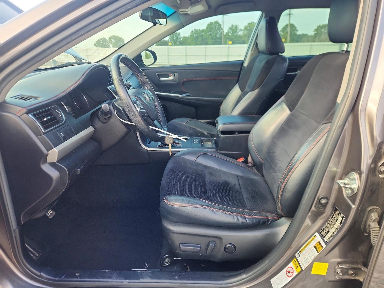2015 TOYOTA CAMRY XSE photo 19