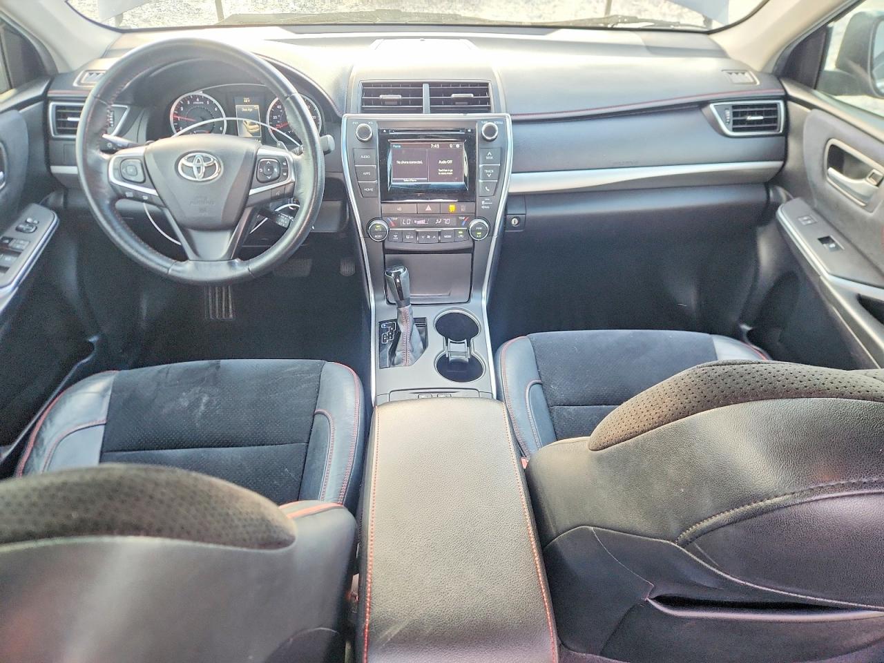 2015 TOYOTA CAMRY XSE photo 22