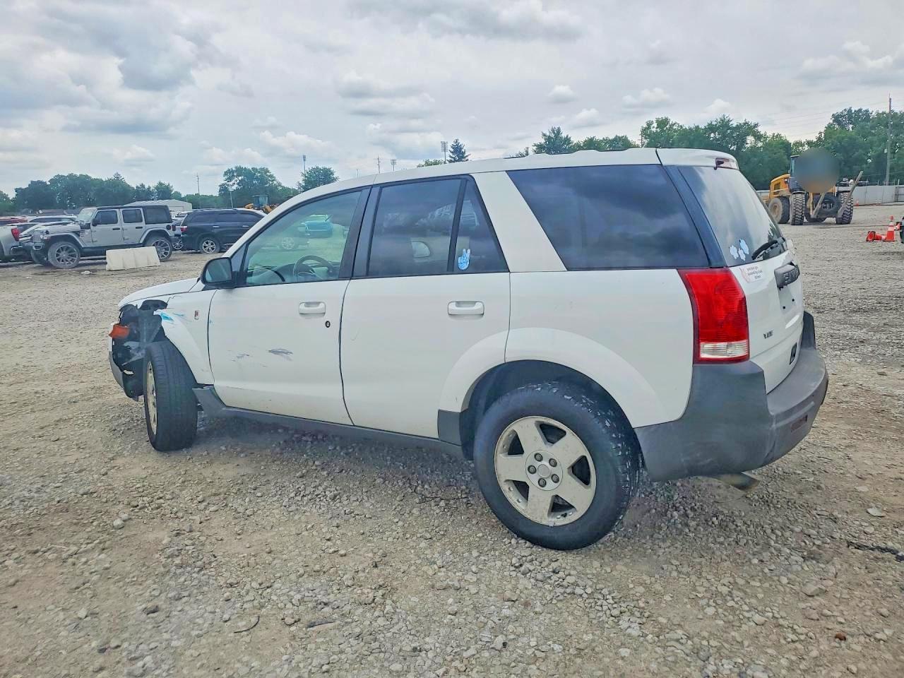 2005 SATURN VUE photo 4