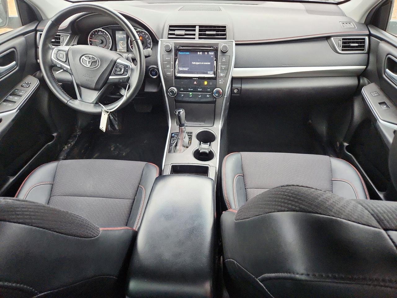 2017 TOYOTA CAMRY SE photo 15