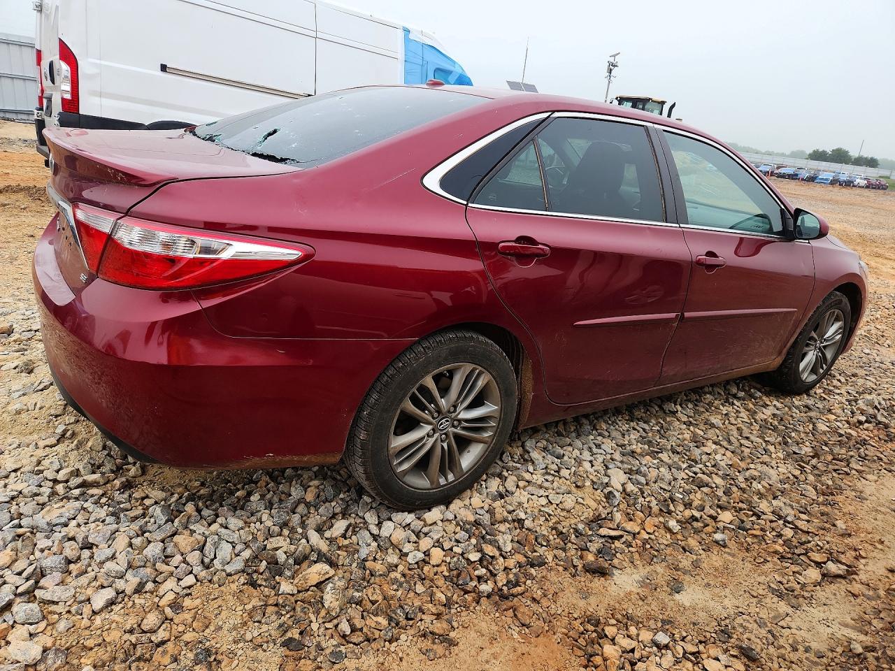 2017 TOYOTA CAMRY SE photo 5