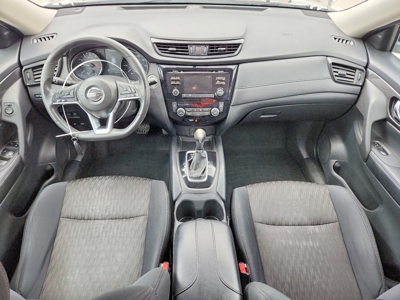 2017 NISSAN ROGUE SV photo 15
