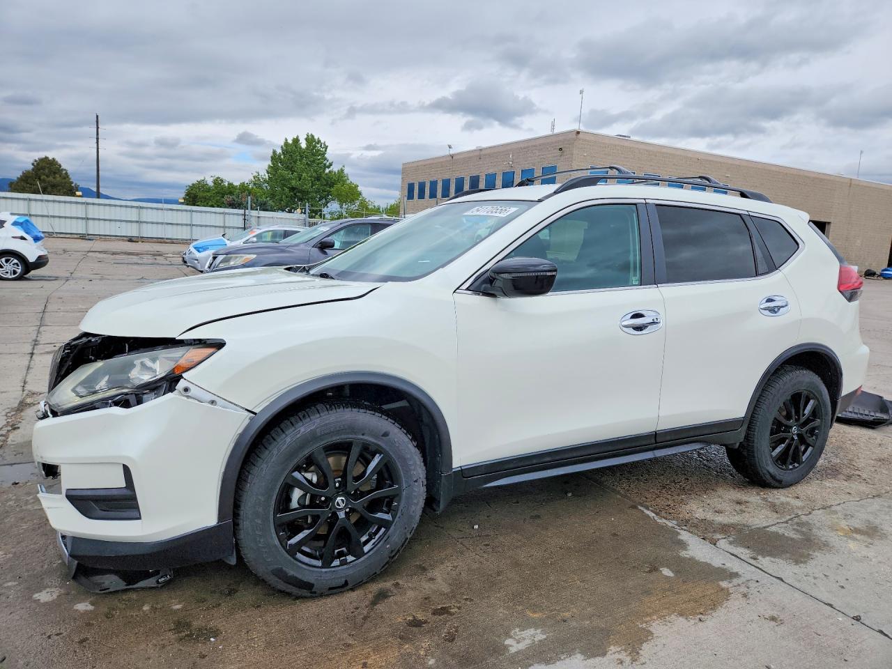 2017 NISSAN ROGUE