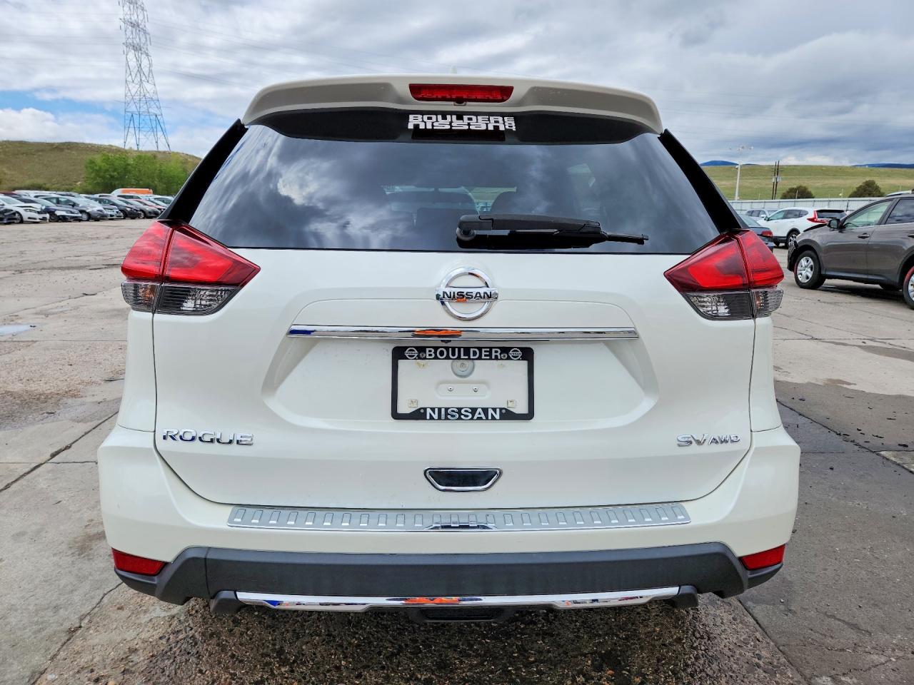 2017 NISSAN ROGUE SV photo 11