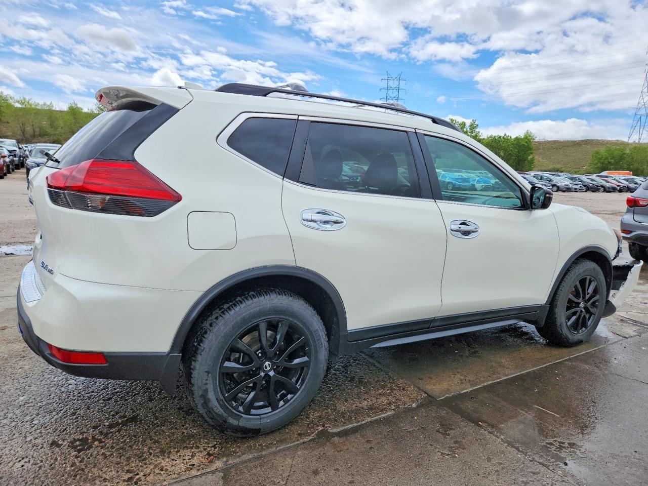 2017 NISSAN ROGUE SV photo 5