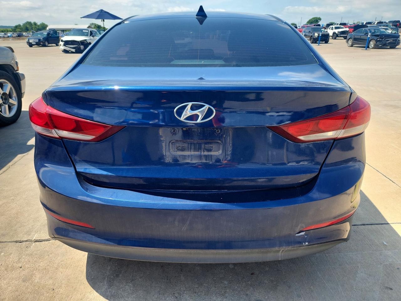 2018 HYUNDAI ELANTRA photo 16