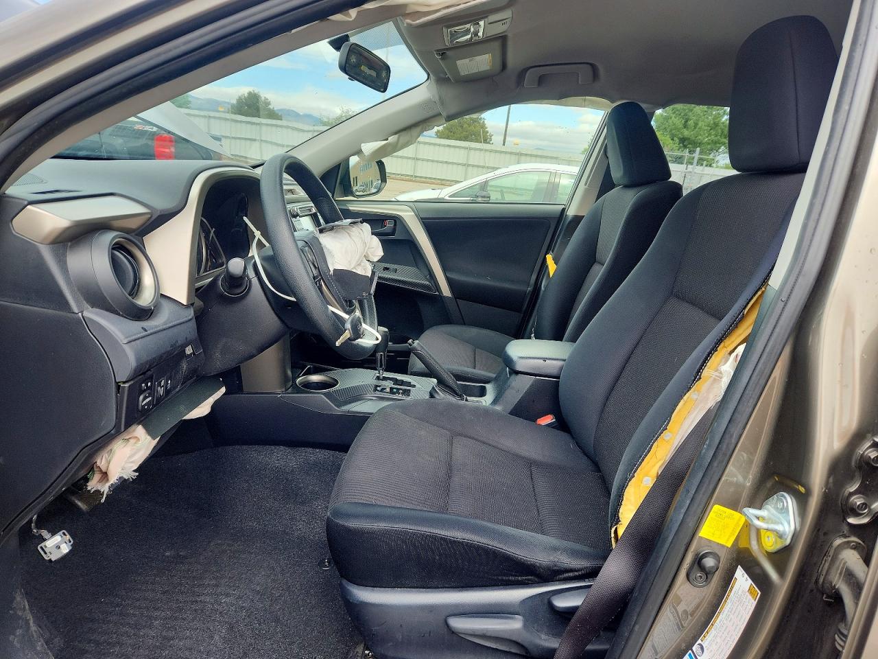 2015 TOYOTA RAV4 LE photo 13