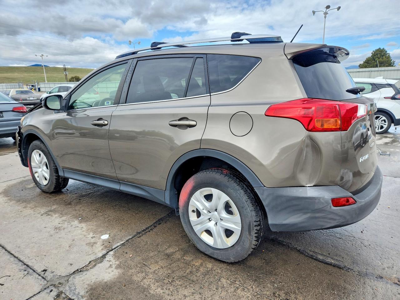 2015 TOYOTA RAV4 LE photo 3