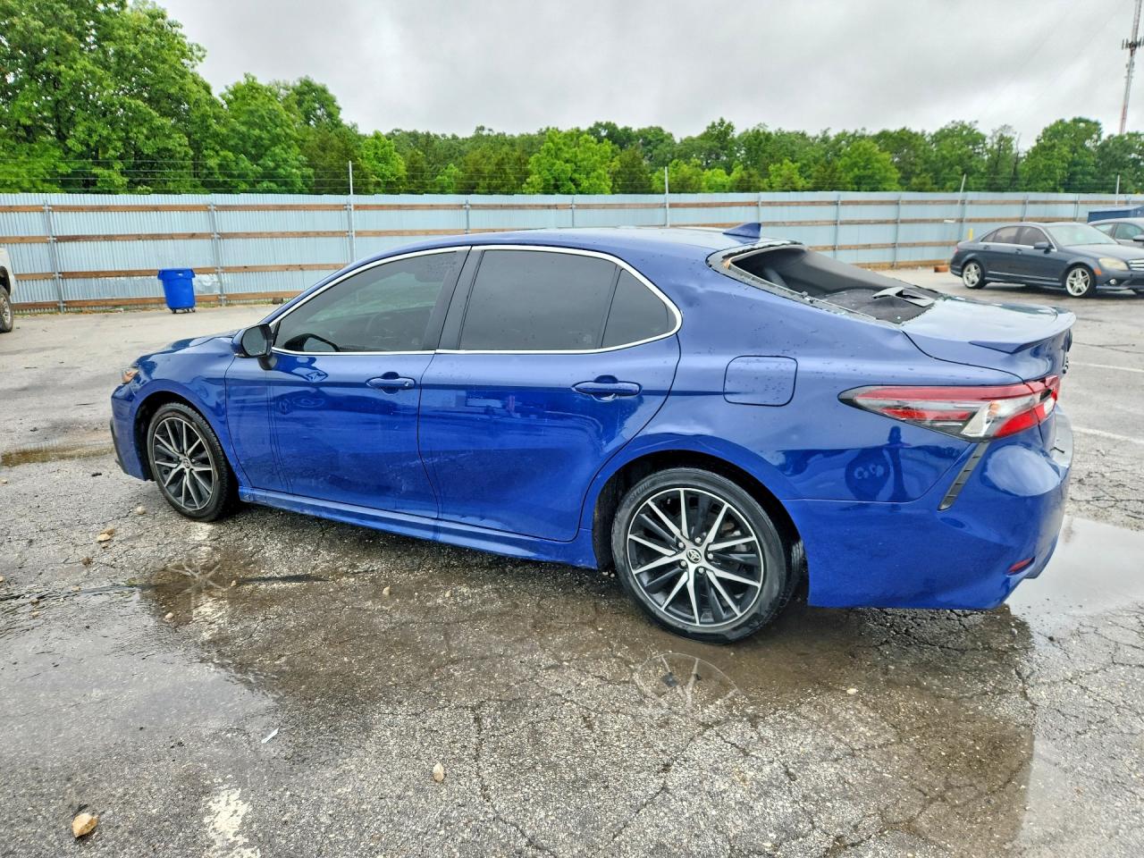 2024 TOYOTA CAMRY SE photo 2
