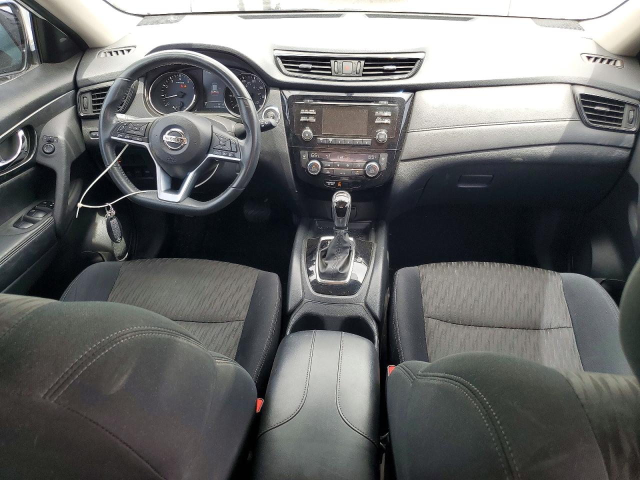 2017 NISSAN ROGUE SV photo 22