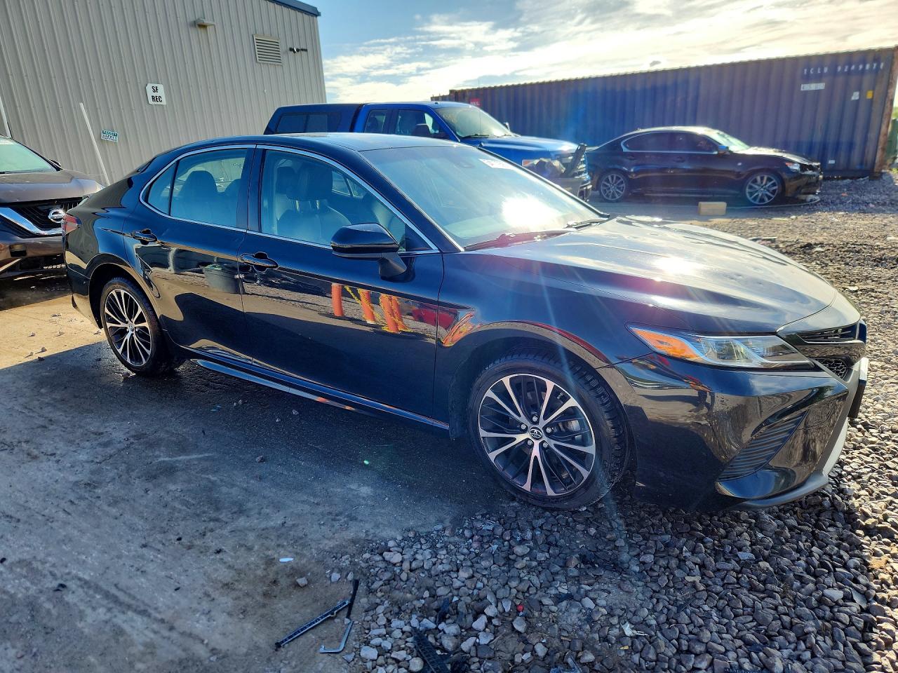 2018 TOYOTA CAMRY SE photo 7