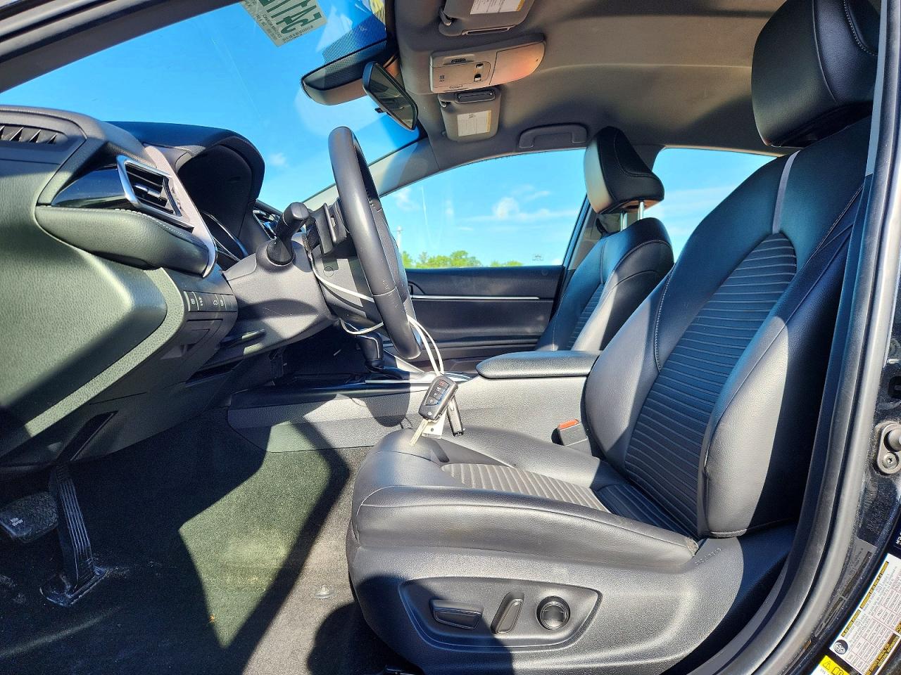 2018 TOYOTA CAMRY SE photo 13