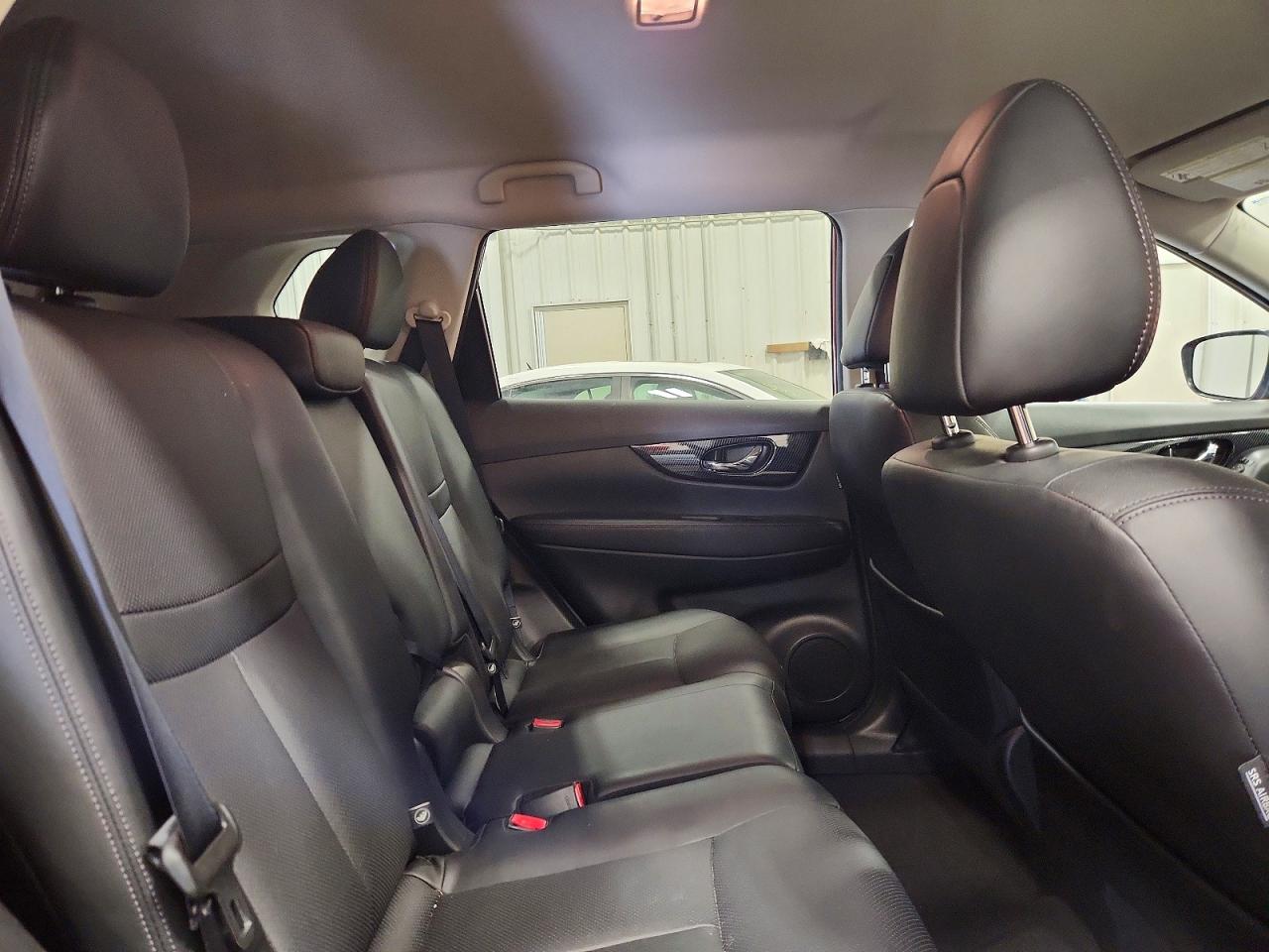 2017 NISSAN ROGUE SL photo 31