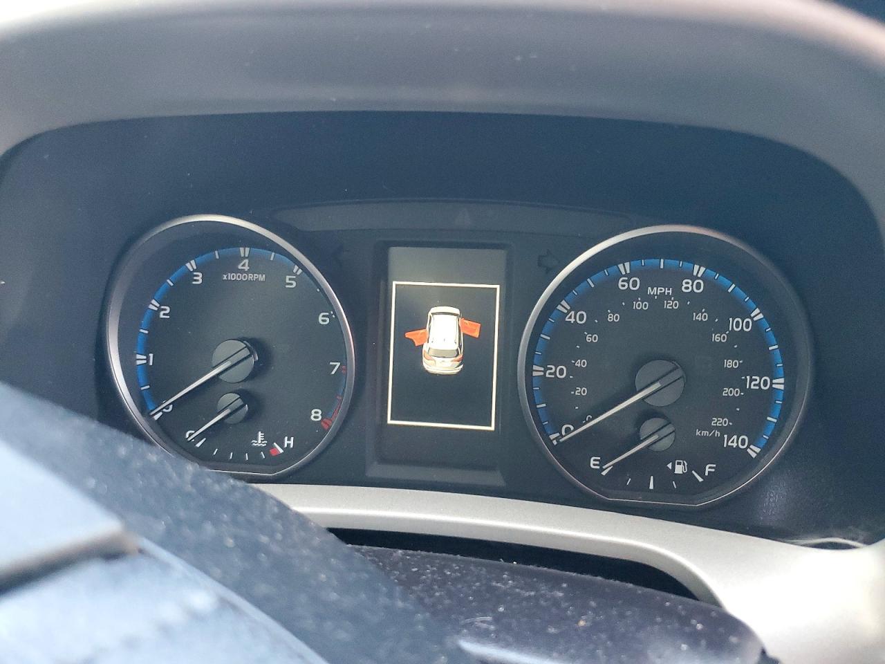 2018 TOYOTA RAV4 LE photo 9