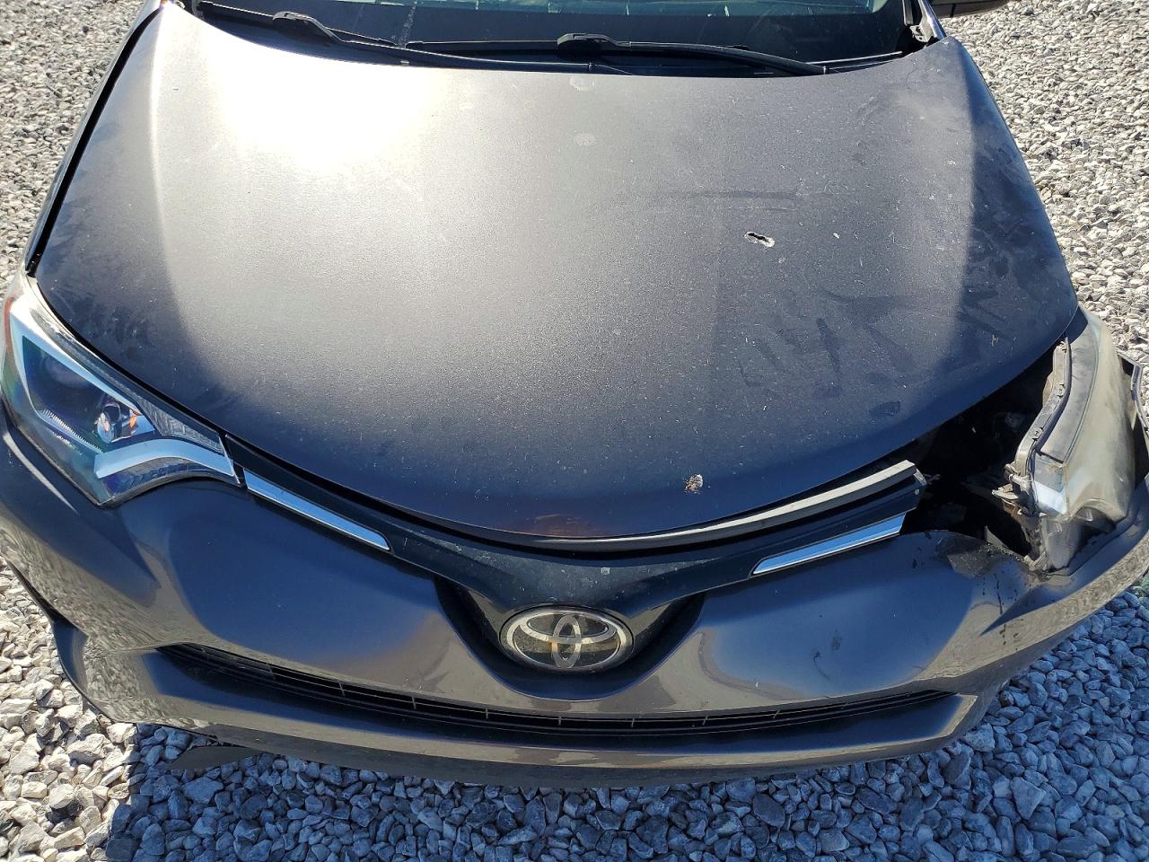 2018 TOYOTA RAV4 LE photo 12