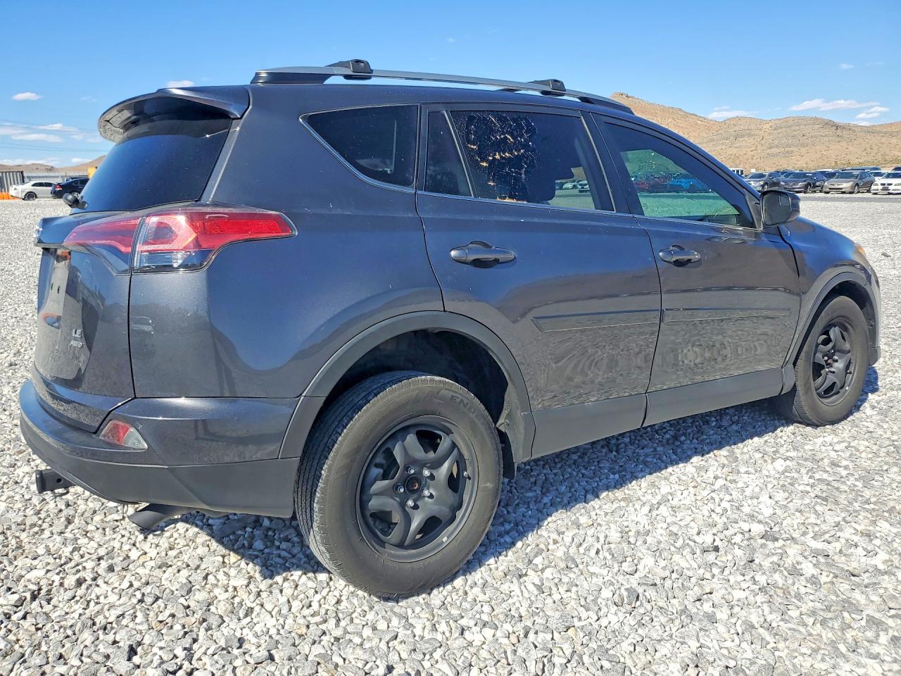 2018 TOYOTA RAV4 LE photo 3