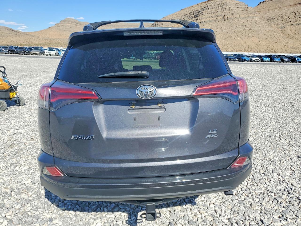 2018 TOYOTA RAV4 LE photo 6