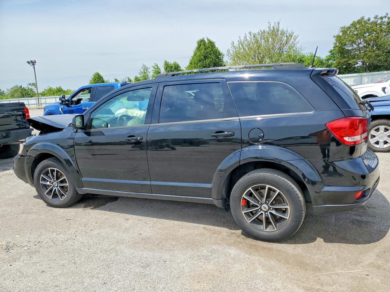 2018 DODGE JOURNEY SXT photo 2