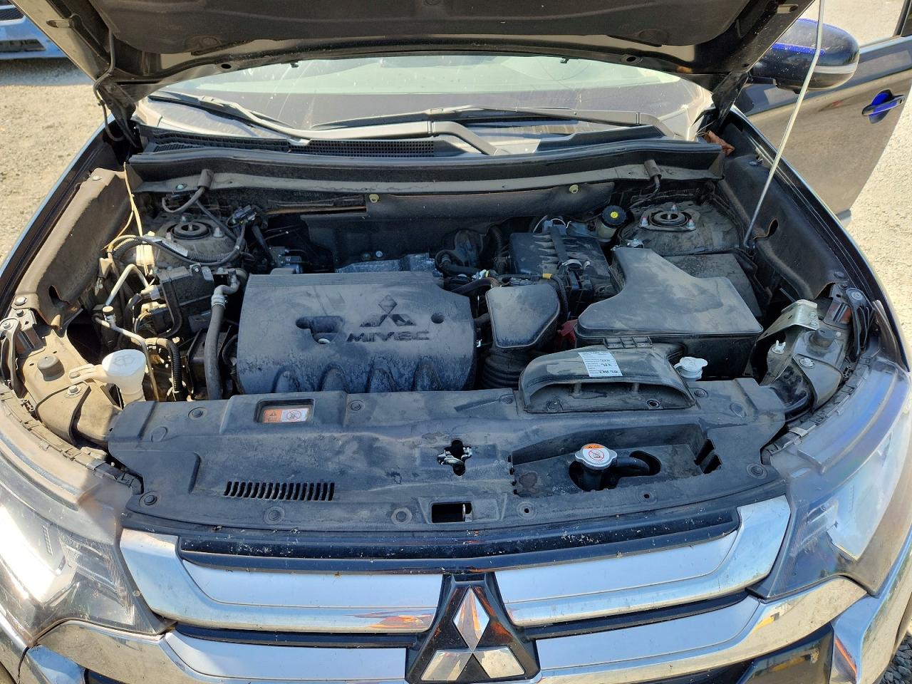 2018 MITSUBISHI OUTLANDER SE photo 23