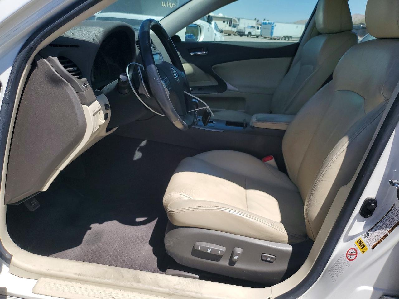 2009 LEXUS IS 250 photo 13