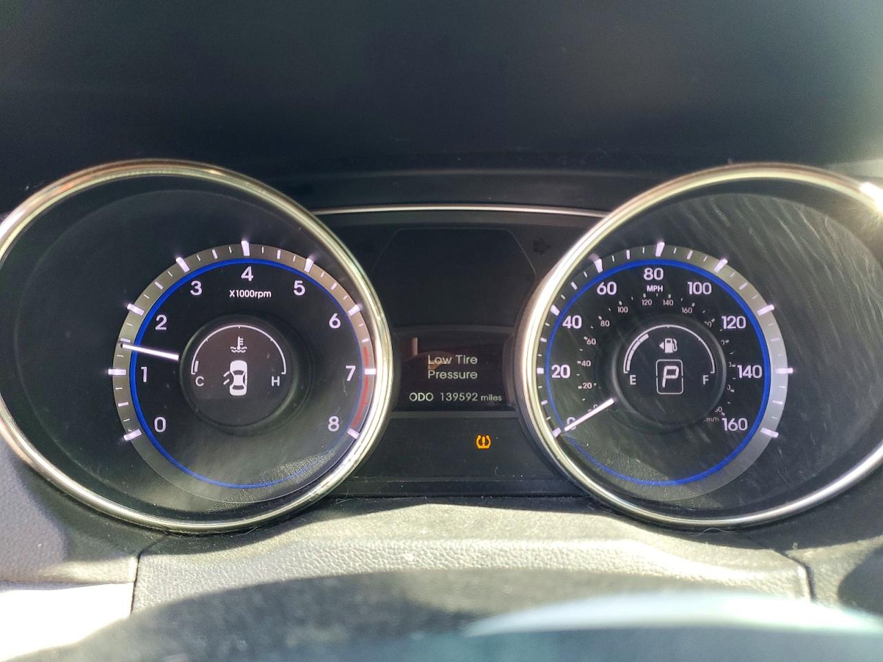 2011 HYUNDAI SONATA SE photo 17