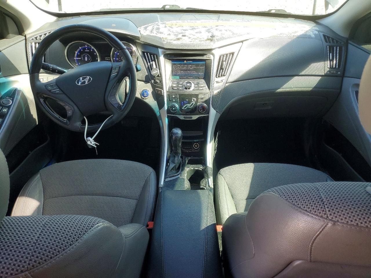 2011 HYUNDAI SONATA SE photo 15