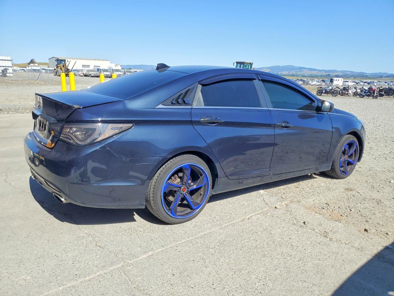 2011 HYUNDAI SONATA SE photo 5