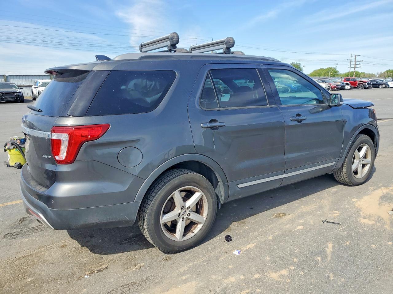 2016 FORD EXPLORER XLT photo 3